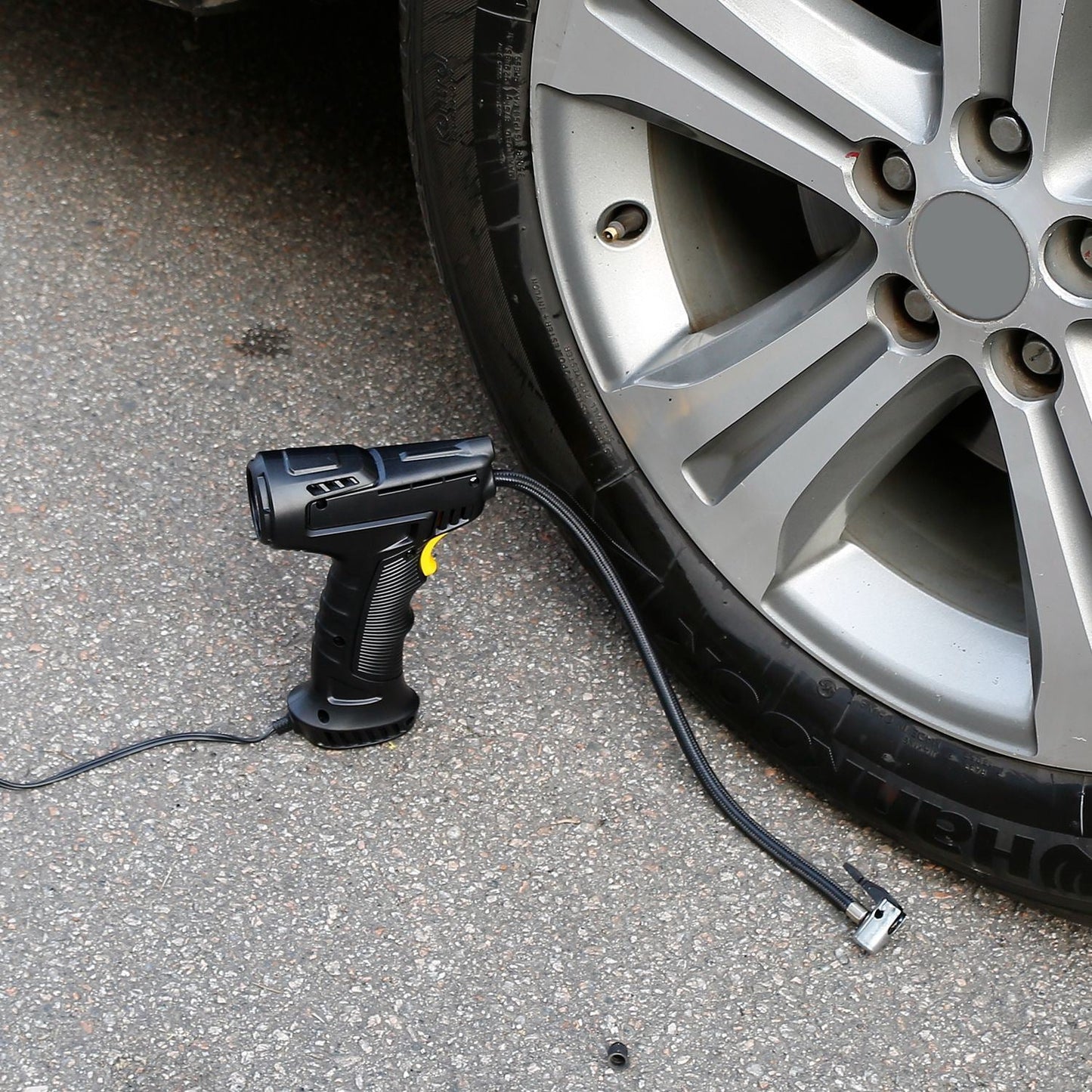 Portable Car Tire Inflator DC 12V Digital Car Air Pump Compressor Electric Air Pump With LED Light 150PSI